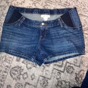 Maternity shorts size 8
